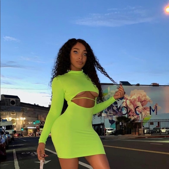 Dress - Picture 2 of 2